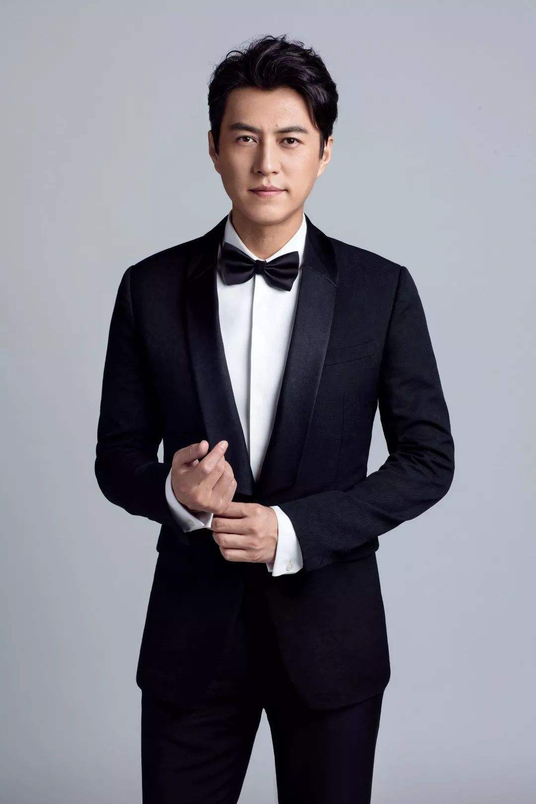 靳东哪个学校毕业（中专毕业北漂的靳东）