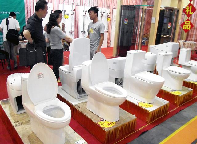 马桶的尺寸一般是多少，卫生间马桶尺寸一般是多少（买500元的就够用）