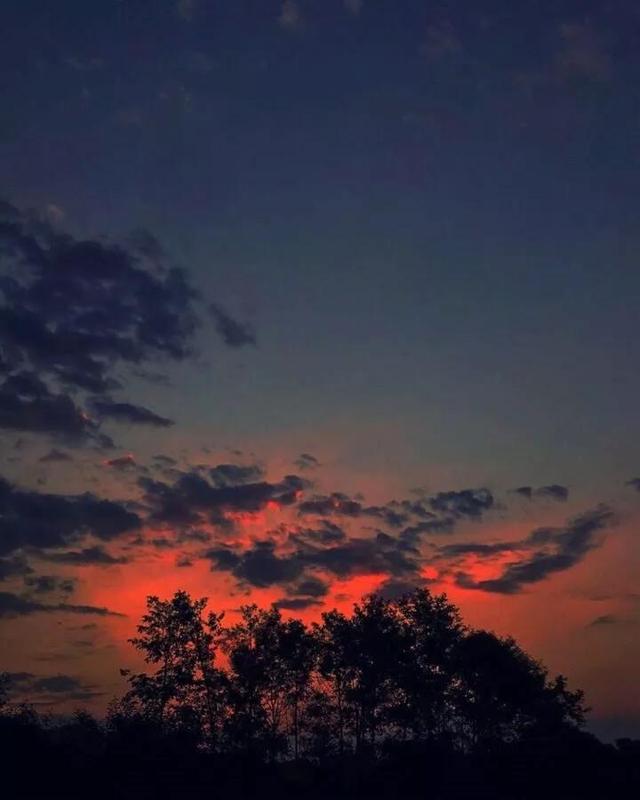 落日晚霞朋友圈背景，落日晚霞朋友圈背景图（朋友圈背景图）