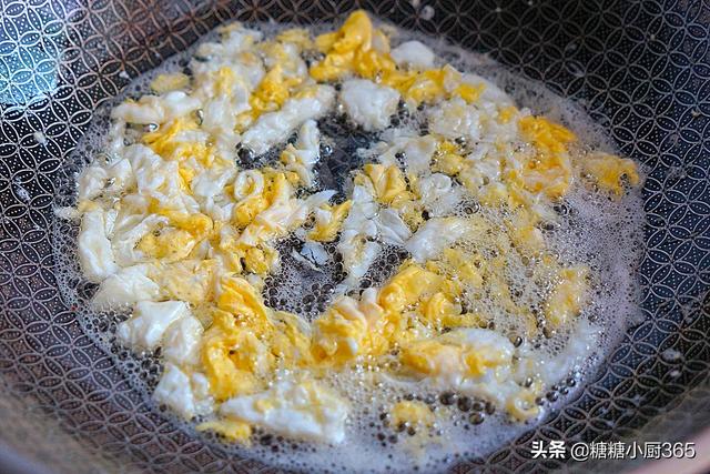 米饭怎么炒好吃，米饭这样炒（也能粒粒分明更好吃）