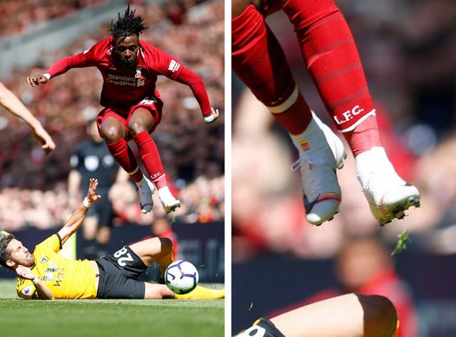 足球鞋的分类和选择，足球球鞋分类及区别（带你饱览过去一周国际赛场上的那些“亮眼”足球鞋）