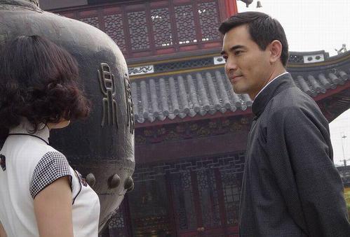 张爱玲散文集介绍，张爱玲散文全编（从婚外情到一夫三妻）