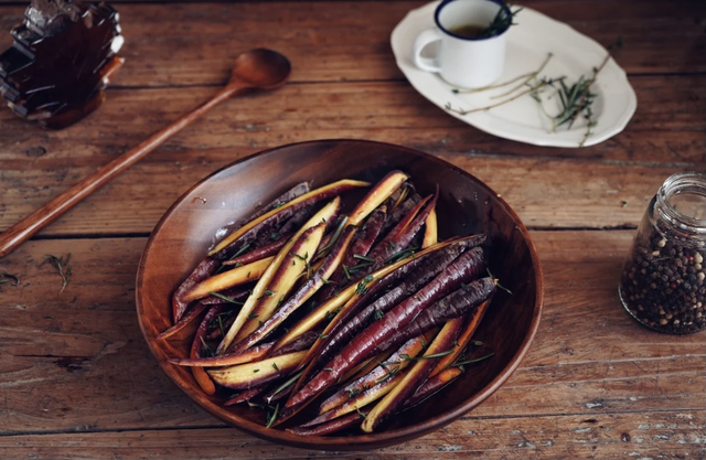 紫萝卜皮的功效与作用及禁忌，紫皮胡萝卜的功效与作用及禁忌（五月这菜要多吃）