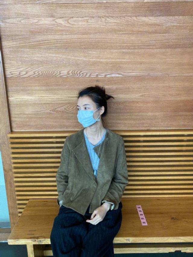 车晓个人简介，车晓个人简介身高体重（穿驼色外套配九分阔腿裤）