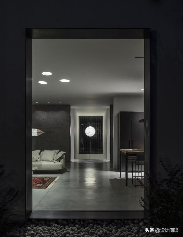 别墅窗帘如何挑选，别墅窗帘如何挑选尺寸（拉开窗帘就能欣赏风景的L型豪宅）