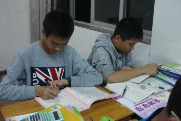 孩子上课容易走神是怎么回事，学生自己可能都不知道