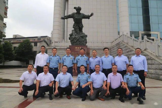 汶川地震是哪一年，汶川大地震是哪一年（空降兵15勇士4999米高空舍命一跳）