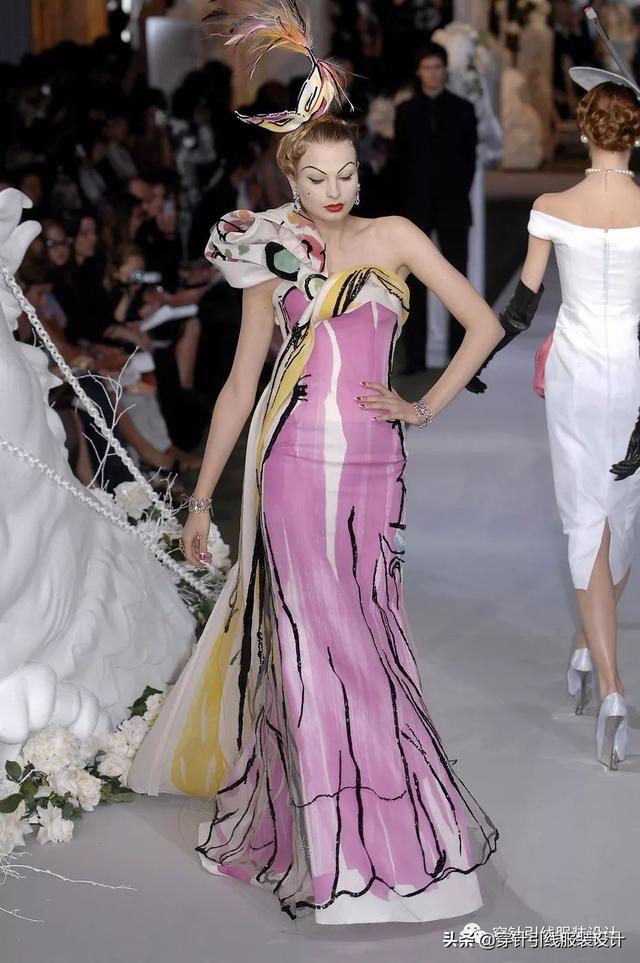 迪奥经典之作服装图，<迪奥>2007秋冬高定系列