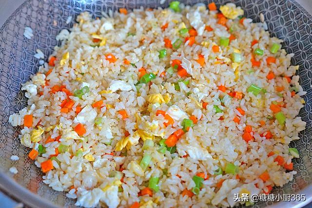 米饭怎么炒好吃，米饭这样炒（也能粒粒分明更好吃）