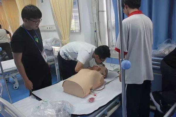 广州经济技术专修学院，广州远东外语外贸专修学院怎么样（广东这些学校要升本科了）