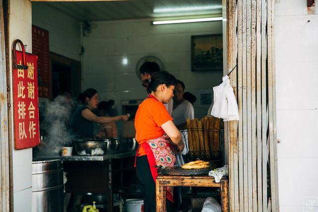 酸奶麻花能放多久 武汉粮道街酸奶大麻花哪个味道最好吃，酸奶麻花能放多久（我们翻遍了武汉的12条街）