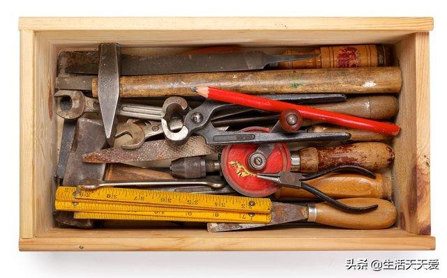 可乐弄到白衣服上能洗掉吗，可乐撒白衣服上能洗掉吗（都可以用可乐来清洁）