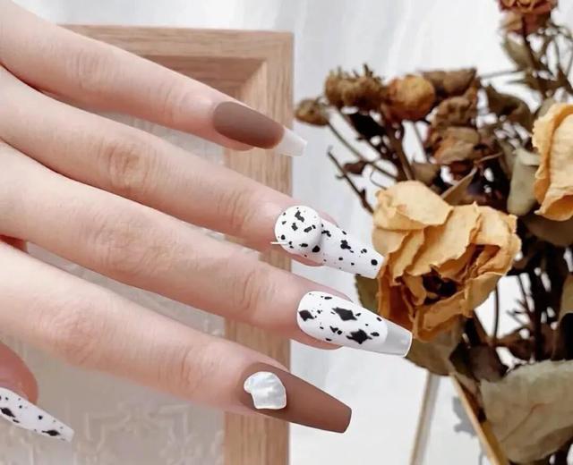 怀孕做一次美甲没事吧，怀孕做一次美甲没事吧一个多月做指甲对胎儿有什么影响（孕妇可以做美甲吗？孕妈妈须知）