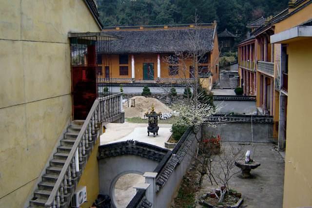 回顾一下黄山之旅，它经历怎样一番探索之旅