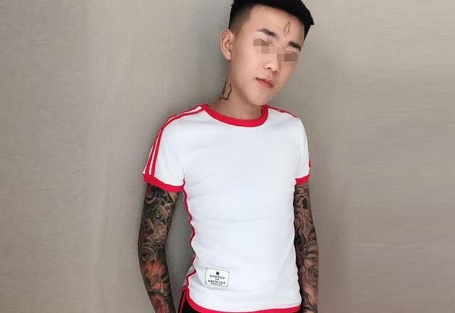 精神小伙什么意思，精神小伙什么意思精神小伙经典语录（网络上的“精神小伙”是贬义词）