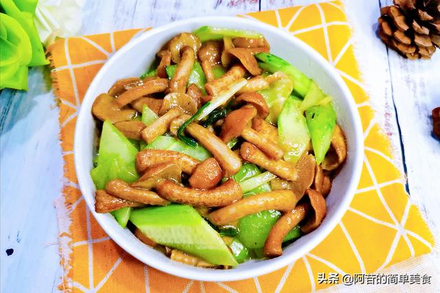 滑菇怎么炒，滑菇怎么炒好吃（好东西是值得花时间去等待的）