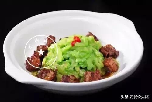 仔排是什么排骨，仔排与肋排有什么区别（做透一道食材——仔排！）