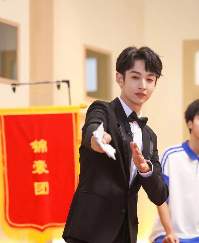 丁程鑫体重多少，丁程鑫体重（尹正陈都灵）