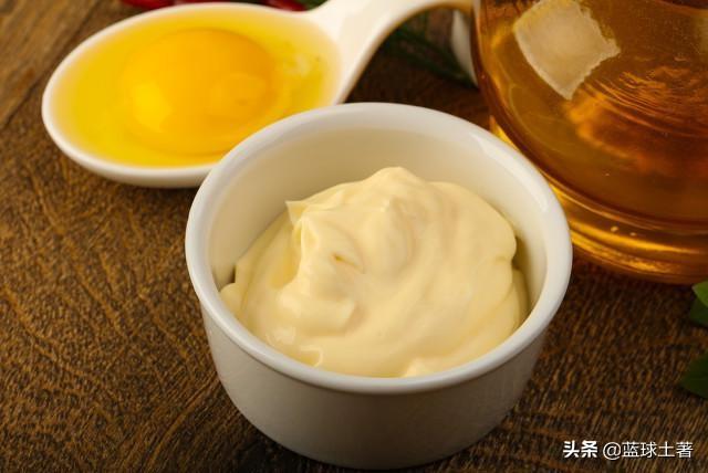 塔塔酱是什么味道，塔塔酱是酸的吗（凯撒酱、田园酱、蛋黄酱..外国美食酱料分不清）