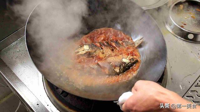 豆瓣鲫鱼的家常做法鱼，豆瓣鲫鱼的家常做法（厨师长分享“豆瓣鲫鱼”的做法）