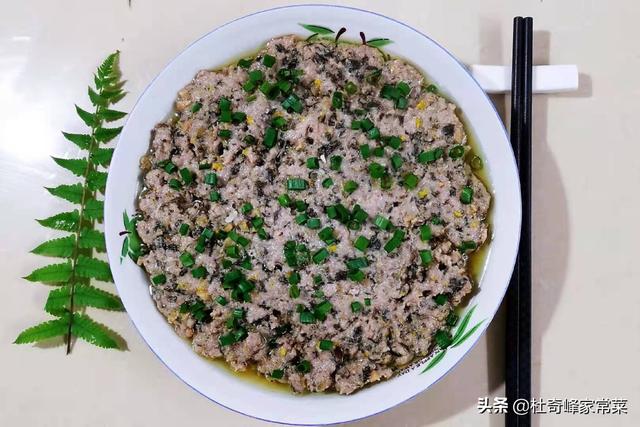 干煸头菜的制作方法，干煸头菜图片（米饭杀手之头菜蒸猪肉）