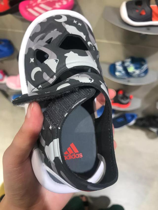 儿童凉鞋怎么选择比较好，儿童凉鞋到底要怎么选