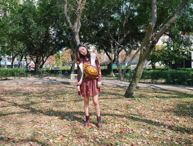 腰包怎么背好看，腰包怎么背好看图解（户外品牌也可以背出新时尚）