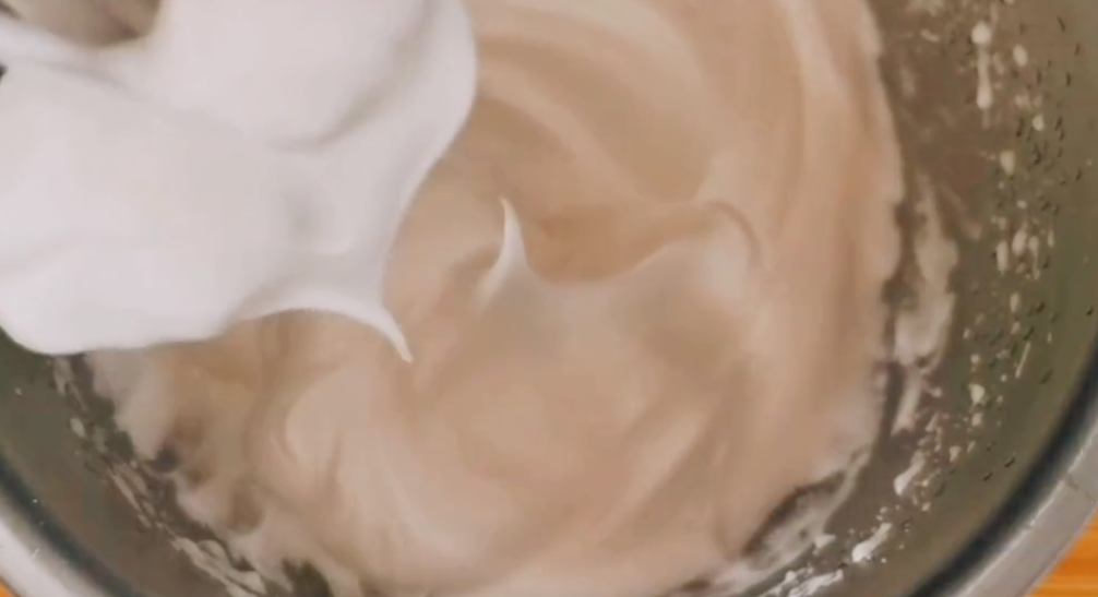 图片[4]-【酸奶蛋糕】做法步骤图 不用烤箱 细腻香甜好吃不上火-起舞食谱网