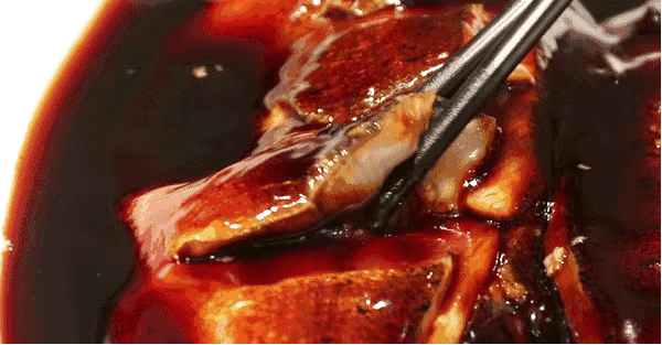 杭州有什么好吃的，杭州西湖边上有哪些好吃的餐馆（也要吃这6种美食）