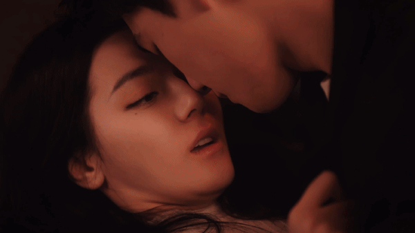 杨洋和爽妹子的吻戏真的那么奇怪吗？