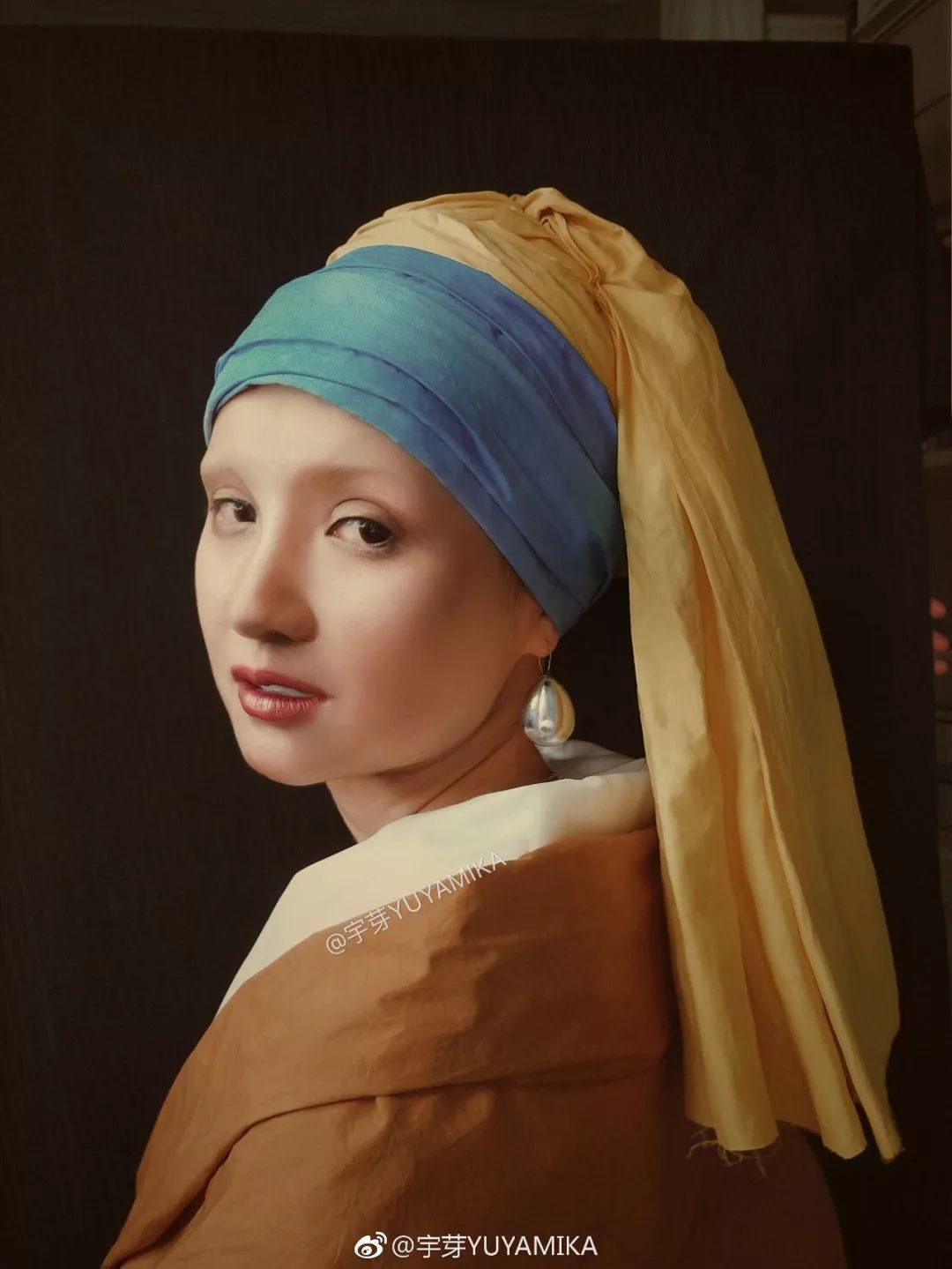 仿妆博主宇芽惨遭家暴!她曾仿妆蒙娜丽莎,爱因斯坦而惊艳网络