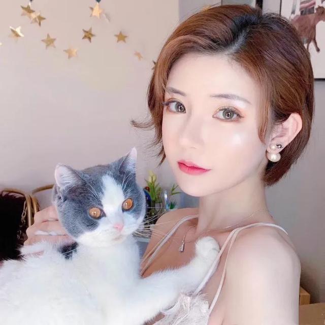 时尚气质女头/女孩子的气质要有也要有素质，微信头像，时尚气质女头/女孩子的气质要有也要有素质（有气质的女生头像）