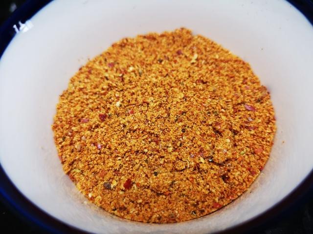 油碟怎么调，火锅蒜泥香油碟怎么调（烧烤、毛肚、清炖羊肉的好搭档）