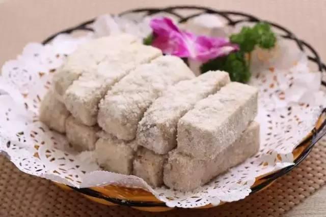 阳春市美食有岗美腊鸭,岗美毛蟹,叶贴,圭岗氹仔鱼,钵仔玛等.