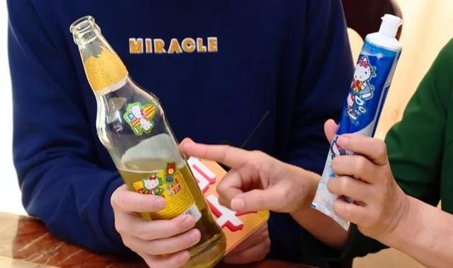 洗涤剂去油污原理，为什么洗涤剂能去除油污（冰箱里的TA竟是厨房油污克星）