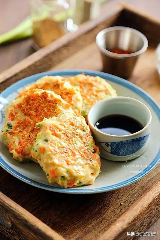 鸡肉饼的做法，汉堡鸡肉饼的做法（减肥也不用吃的太素）