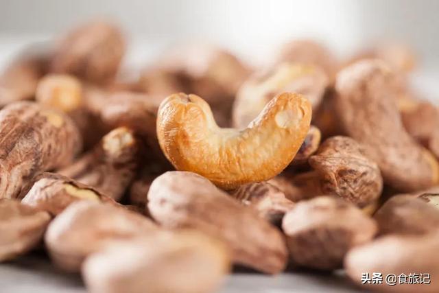 腰果的皮可以吃吗，红皮腰果的皮可以吃吗（这个腰果有点儿性感）
