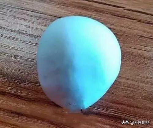 怎么用彩泥捏小兔子，小兔子用彩泥怎么捏（教你用超轻黏土做一个小兔子小挂坠）