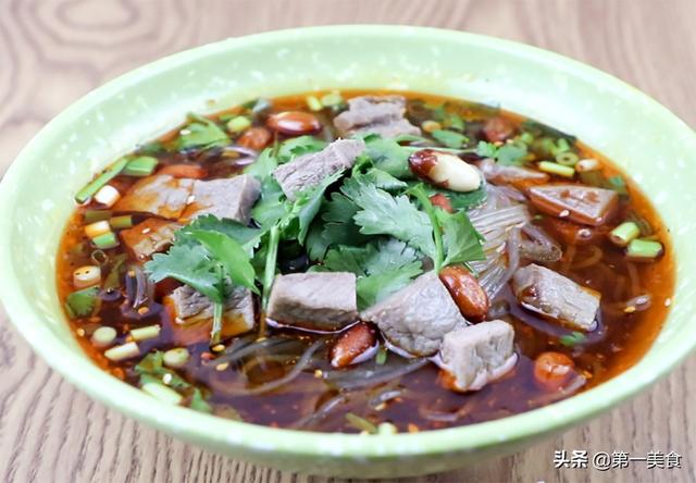 家常煮米粉怎么做好吃，煮米粉怎么做好吃又简单（酸辣米粉家常做法）