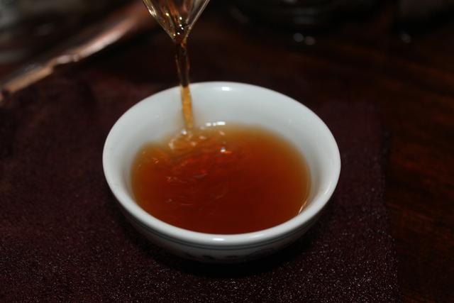 玩茶青年带你了解普洱茶，TOS告诉你真实规律