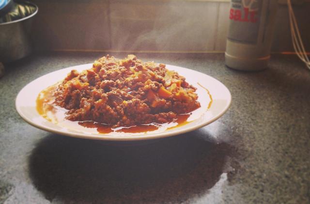 牛肉末怎么做好吃，芹菜碎炒牛肉末怎么做如何做好吃（番茄牛肉末的详细制作教程）