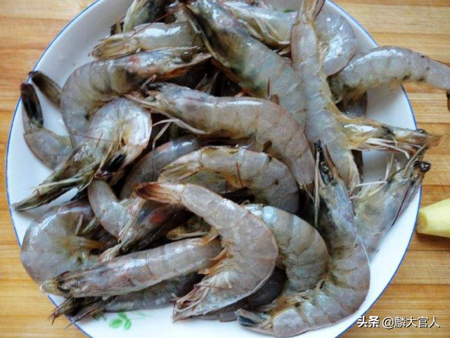 冻虾需要解冻再煮吗，冷冻虾怎么煮才嫩（不管煮鲜虾还是冻虾）