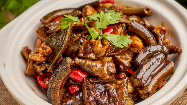 鹌鹑蛋是发物吗，属于发物的食物一览表（8种“增补食物”要多吃）