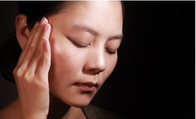 高档化妆品成分含有什么，化妆品都有什么主要成分（最近很火的“以油养肤”）