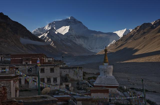 世界第一高峰，世界第一高峰第二高峰第三高峰（世界第一高峰珠穆朗玛峰）