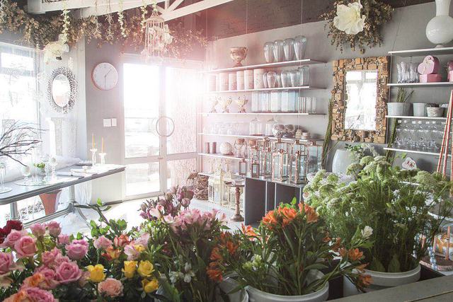 新手如何开花店，花艺培训学费800左右的（开花店前期准备攻略）