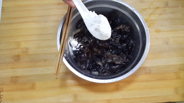 干木耳如何做家常菜，木耳吃了30年