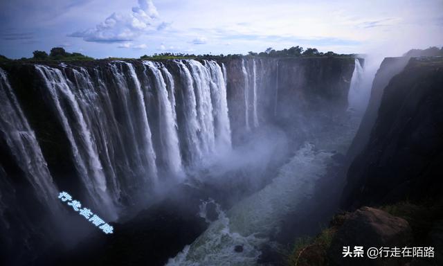 维多利亚大瀑布，维多利亚瀑布（平均每秒935吨流量）