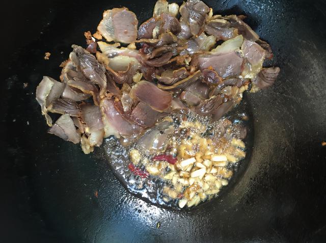 腊肉煮多久能熟，四川腊肉煮多久能熟（腊肉不能直接炒）
