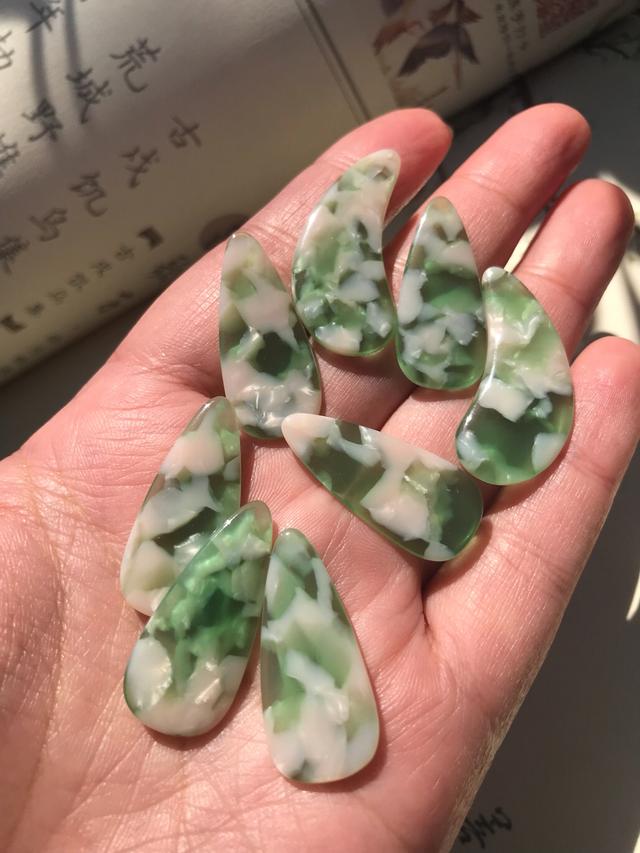 怎样挑选古筝指甲，怎样挑选古筝指甲油（古筝指甲的选择，按需购买哦）